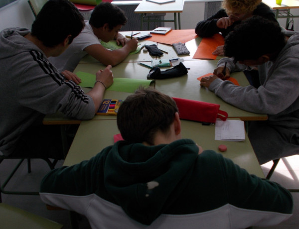 Los menores atendidos en el centro ‘Montefiz’ de Ourense conmemoran con numerosas actividades el Día Escolar de la No Violencia y la Paz. Fundación Diagrama. Galicia 2020.