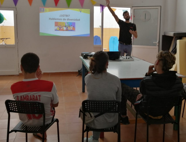 Los menores atendidos en el centro ‘Piletillas’ de Las Palmas de Gran Canaria realizan un taller de sensibilización sobre diversidad y tolerancia. Fundación Diagrama 2019. 