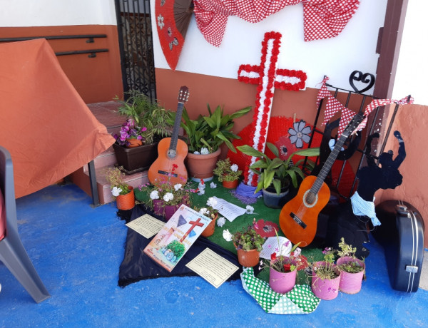 Los menores atendidos en el centro ‘San Miguel’ de Granada celebran la Fiesta de las Cruces con numerosas actividades. Fundación Diagrama. Andalucía 2020. 