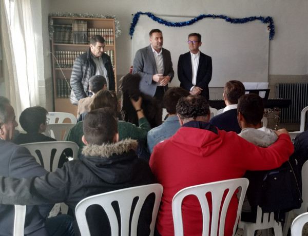 Los menores atendidos en el centro ‘San Miguel’ de Granada reciben la visita de varios representantes del Gobierno autonómico, policía y juzgados. Fundación Diagrama. Andalucía 2019. 