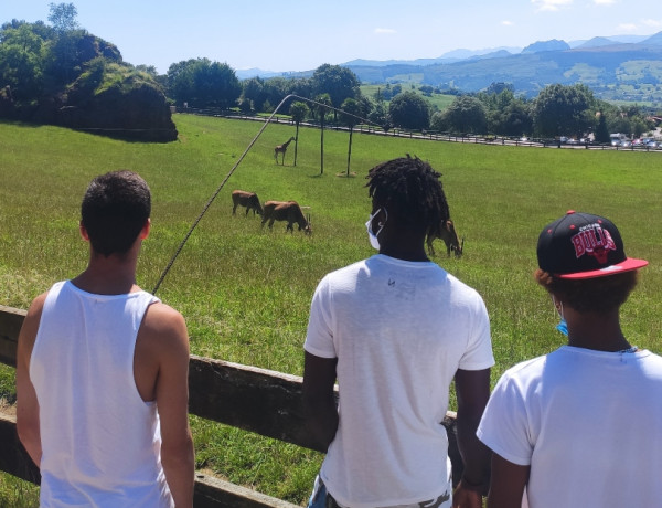 Los menores atendidos en el Centro Socioeducativo Juvenil de Cantabria participan en una salida al Parque de la Naturaleza de Cabárceno. Fundación Diagrama 2020.