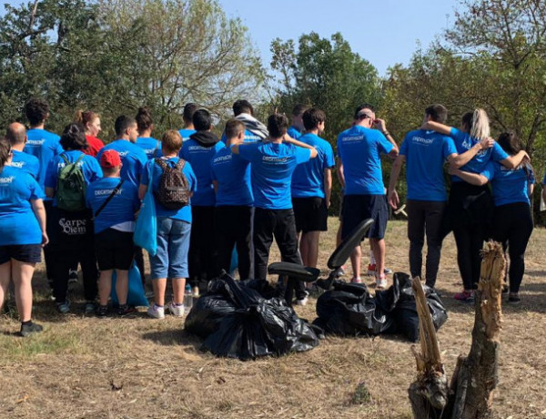 Los menores atendidos en los centros ‘Montefiz’, ‘Monteledo’ y ‘Montealegre’ de Ourense realizan una yincana medioambiental en el río Lonia. Fundación Diagrama. Galicia 2019. 