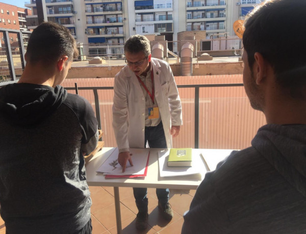 Los menores atendidos en el centro ‘El Limonar’ de Alcalá de Guadaíra (Sevilla) llevan a cabo un taller botánico en la Universidad de Sevilla. Fundación Diagrama. Andalucía 2019. 