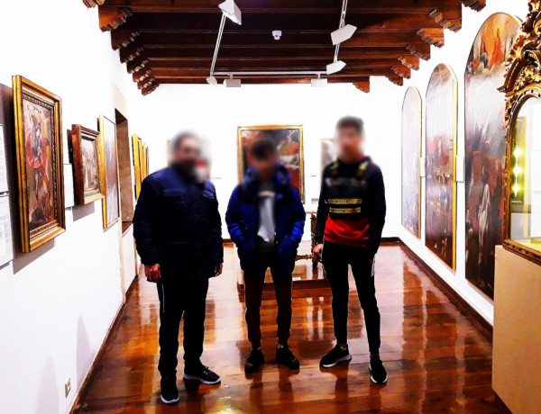 Los menores atendidos en el Hogar de Acogida ‘Arribes del Tormes’ de Salamanca visitan el museo de la ciudad. Fundación Diagrama. Castilla y León 2020. 