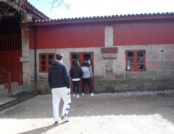 Menores del centro de atención específica ‘Montefiz’ de Ourense visitan la localidad orensana de Allariz. Fundación Diagrama. Galicia 2022