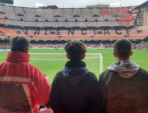 Los menores atendidos en el centro ‘Campanar’ de Valencia acuden a un partido de la liga de fútbol femenino. Fundación Diagrama. Comunidad Valenciana 2019. 