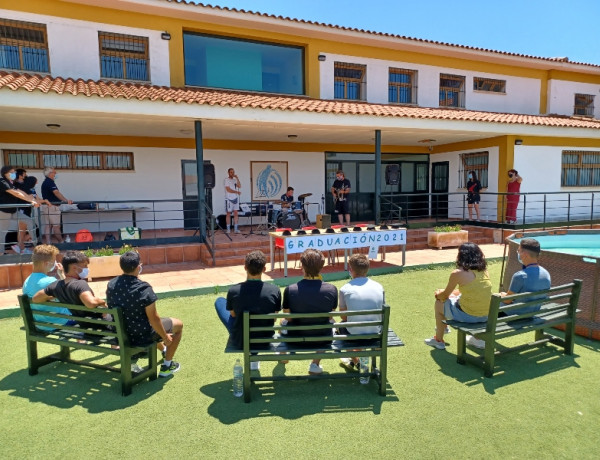 Los menores del centro ‘La Cañada’ de Fernán Caballero reciben un diploma acreditativo por sus resultados en el curso 2020/2021 