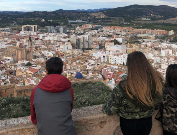 Los menores atendidos en el centro ‘La Pobla’ descubren el patrimonio cultural e histórico de la localidad de Sagunto. Fundación Diagrama. Comunidad Valenciana 2018.