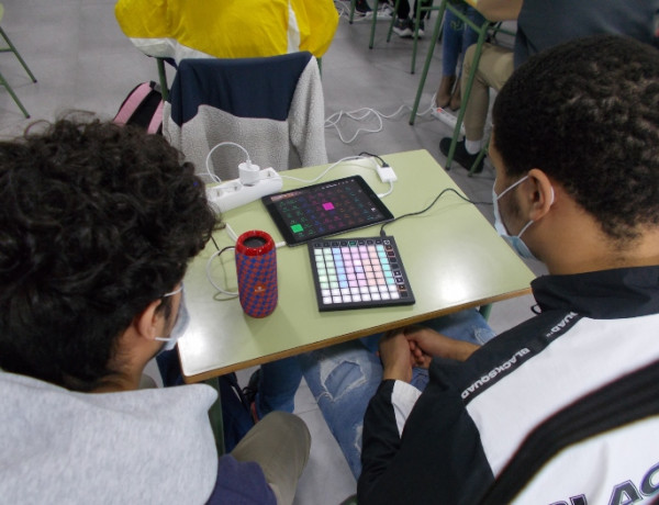 Menores del centro ‘Montefiz’ de Ourense realizan un taller sobre nuevas tecnologías y creación artística. Fundación Diagrama. Galicia 2022
