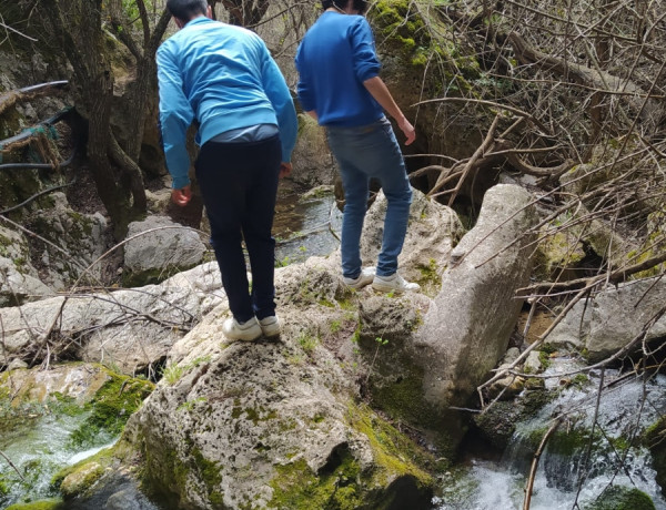 Los menores del centro ‘San Miguel’ de Granada realizan varias rutas senderistas dentro del programa de actividades al aire libre del recurso