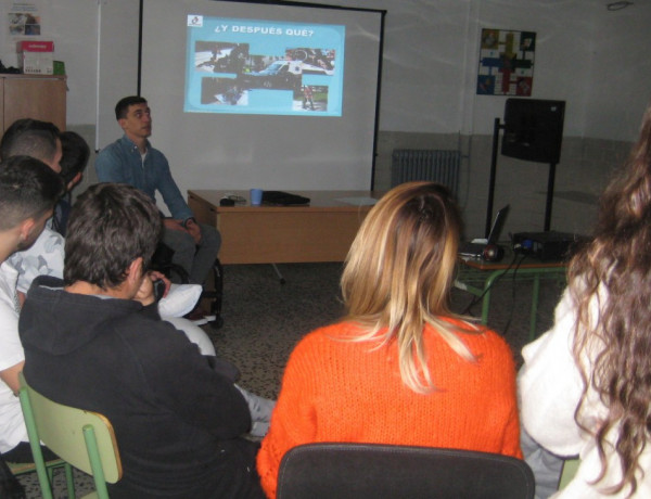 Los menores atendidos en el centro ‘San Miguel’ de Granada reciben una charla sobre prevención de accidentes de tráfico. Fundación Diagrama. Andalucía 2019.