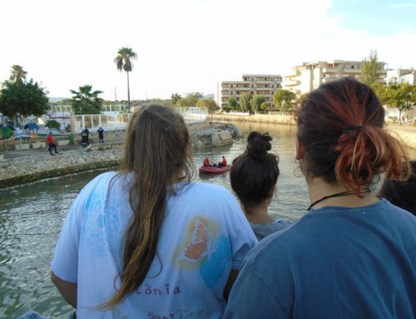 Los jóvenes atendidos en los centros ‘Portocolom I y II’ participan como voluntarios en tareas de limpieza tras las inundaciones en Mallorca. Fundación Diagrama. Baleares 2018.