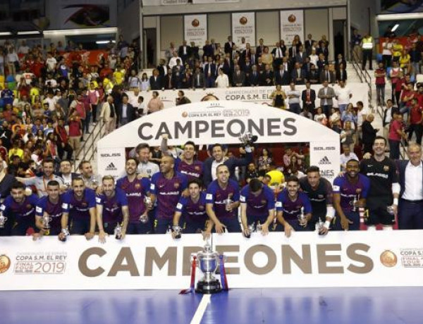 Los menores atendidos en el centro ‘La Cañada’ de Fernán Caballero (Ciudad Real) asisten a la fase final de la IX Copa del Rey de Fútbol Sala. Fundación Diagrama. Castilla-La Mancha 2019. 