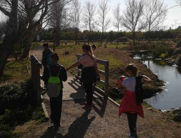 Menores del centro ‘Massamagrell’ de Valencia participan en una ruta de senderismo por la localidad castellonense de Almenara. Fundación Diagrama. Comunidad Valenciana 2019.