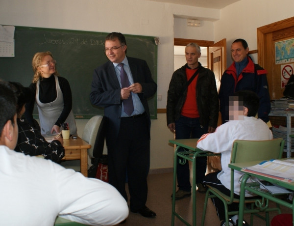 El director general de Asuntos Sociales de la Consejería de Sanidad de Murcia visita a los menores del sistema de protección atendidos por Fundación Diagrama en la Región
