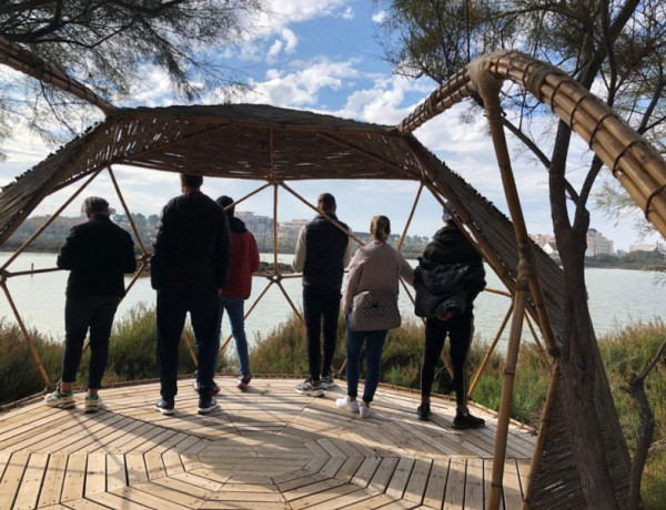 El Parque Natural de Las Salinas de Santa Pola recibe la visita de las personas jóvenes atendidas en el hogar ‘La Atalaya’ de Villena (Alicante)