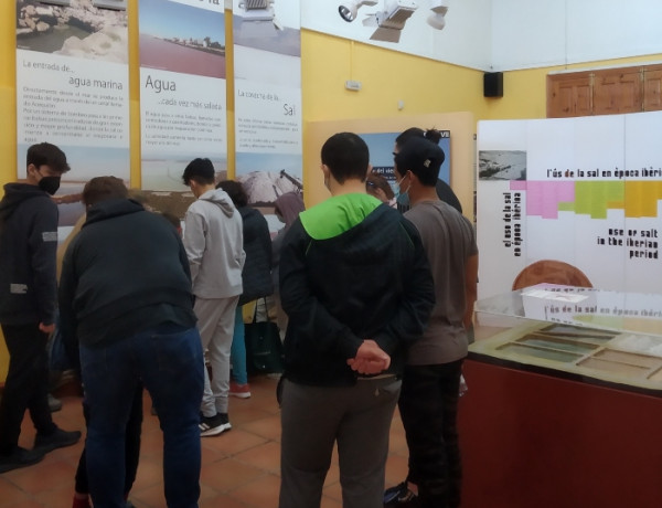 El Parque Natural de las Salinas de Santa Pola recibe a las personas jóvenes atendidas en la residencia ‘La Villa’ de Villena (Alicante). Fundación Diagrama