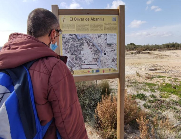 Las personas atendidas en el Centro para la Atención de la Enfermedad Mental ‘Altavida’ (Abanilla) llevan a cabo una excursión por la ruta de El Olivar. Fundación Diagrama. Murcia 2022.