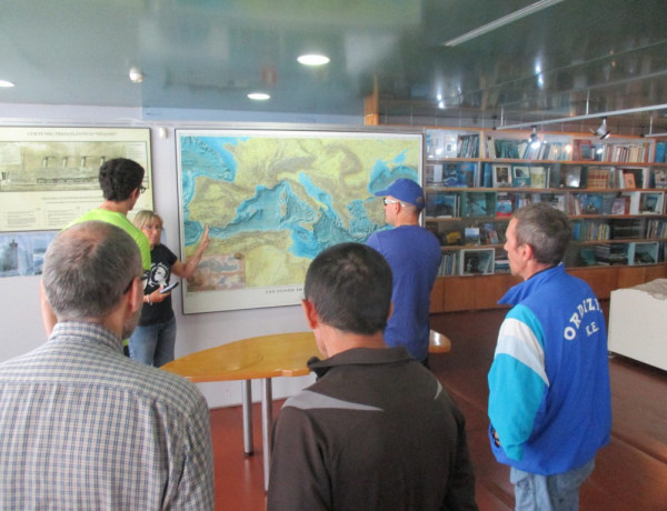 Las personas atendidas en el centro ‘Cristo de los Mineros’ de La Unión visitan el centro de documentación y exposición de Cabo de Palos. Fundación Diagrama. Murcia 2019.