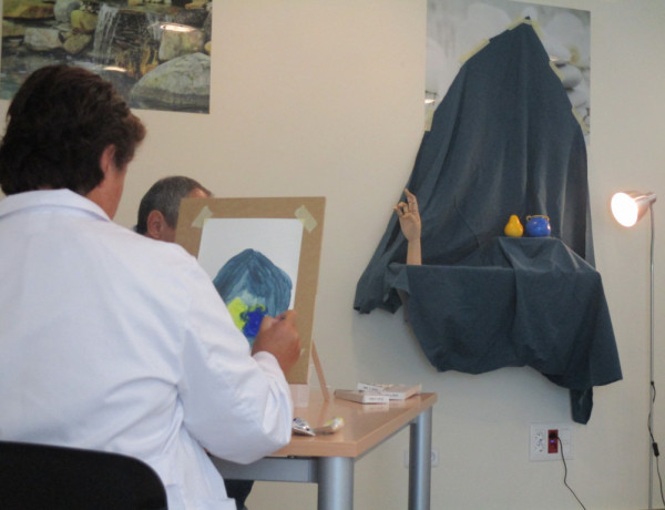 Las personas atendidas en el centro sociosanitario ‘Cristo de los Mineros’ de La Unión realizan un taller de pintura artística. Fundación Diagrama. Murcia 2019. 