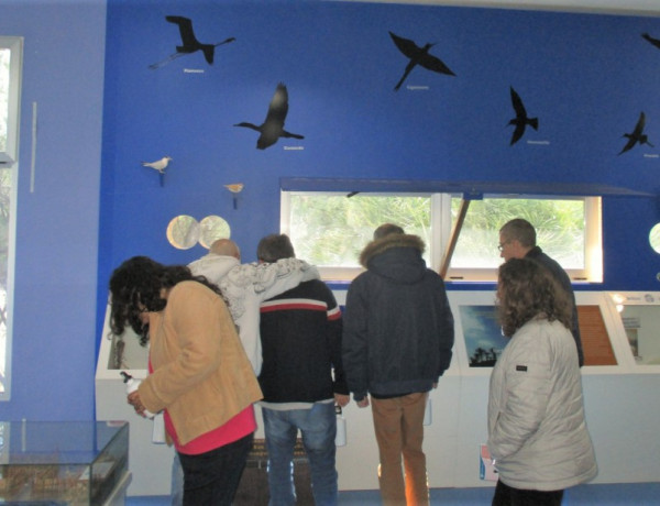 Las personas atendidas en el centro sociosanitario ‘Cristo de los Mineros’ de La Unión visitan el Parque Regional Salinas y Arenales de San Pedro del Pinatar
