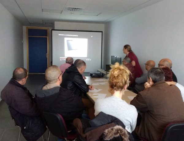 Las personas atendidas en la residencia ‘Altavida’ de Abanilla participan en un taller de informática dentro del programa de formación ocupacional. Fundación Diagrama. Murcia 2019. 