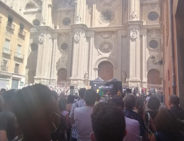 Las personas jóvenes atendidas en el Programa de Emancipación y Autonomía Personal de Granada asisten a la segunda edición del Milnoff Flamenco Festival
