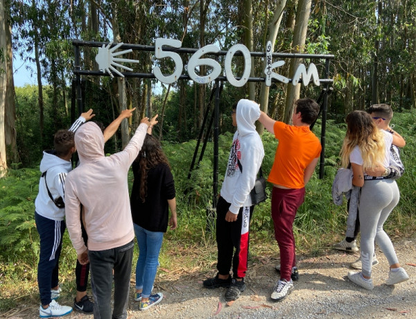 Las personas jóvenes del Programa de Inclusión Educativa y Prevención del Abandono Escolar recorren el entorno natural de Santander y Torrelavega