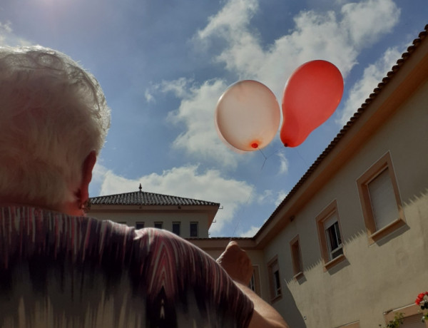 Las personas mayores atendidas en el centro ‘María de la Paz’ de Nerva (Huelva) celebran el inicio de la nueva normalidad. Fundación Diagrama. Andalucía 2020.