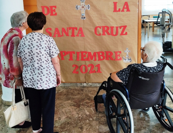 Las personas mayores atendidas en la residencia ‘Altavida’ de Abanilla celebran la festividad de la Santa Cruz con varias actividades temáticas