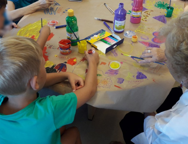 Las personas mayores atendidas en la residencia ‘María de la Paz’ de Nerva (Huelva) dan comienzo a la tradicional Escuela de Verano. Fundación Diagrama. Andalucía 2019. 