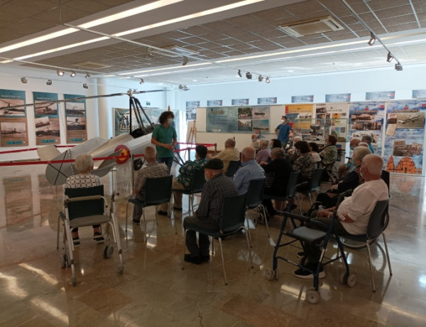 Las personas mayores atendidas en la residencia sociosanitaria ‘Nuevo Azahar’ de Archena visitan una exposición sobre la vida y obra de Juan de la Cierva. Fundación Diagrama. Murcia 2022
