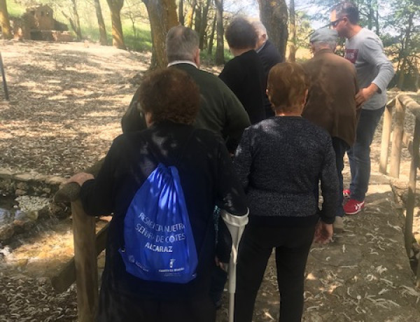 Las personas mayores atendidas en la residencia ‘Nuestra Señora de Cortes’ de Alcaraz (Albacete) realizan una visita al municipio de Pinilla. Fundación Diagrama. Castilla-La Mancha 2019. 