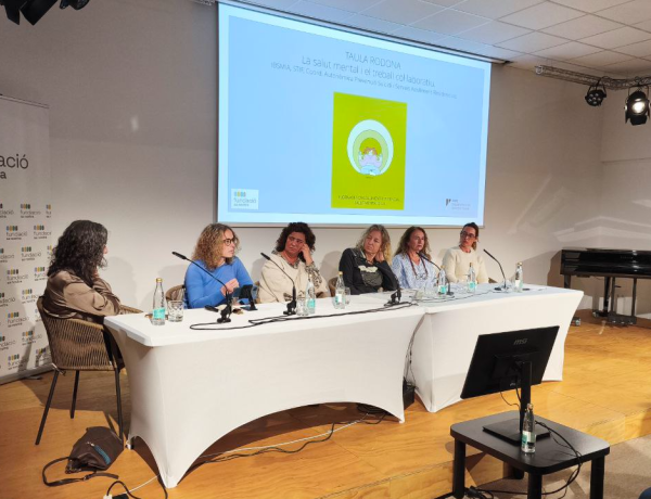 Mesa redonda con personas expertas en centros de acogimiento residencial 