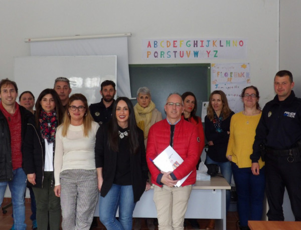 Una profesional de Fundación Diagrama en Cantabria colabora en un curso sobre atención integral y multidisciplinar en violencia de género. Fundación Diagrama. Cantabria 2019.
