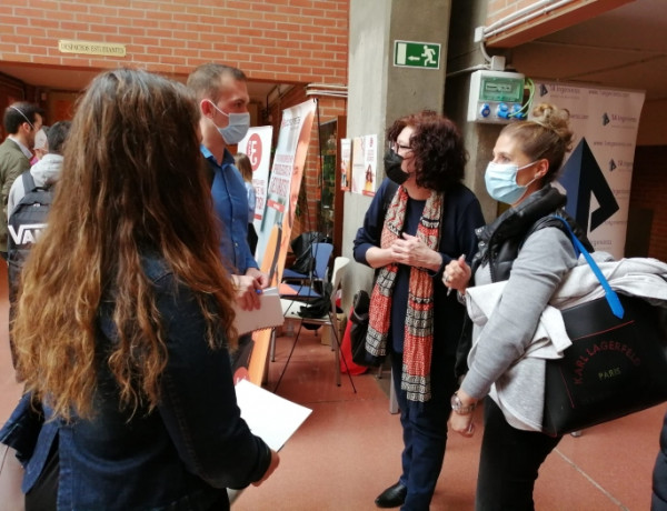 Profesionales del Programa FENDE de Castilla y León participan en la II Feria de Empleo de Valladolid. Fundación Diagrama. Castilla y León 2022