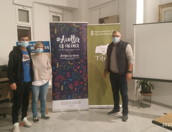 Profesionales del Programa de Fomento del Acogimiento Familiar imparten una serie de charlas informativas en distintos puntos de la Comunidad Valenciana