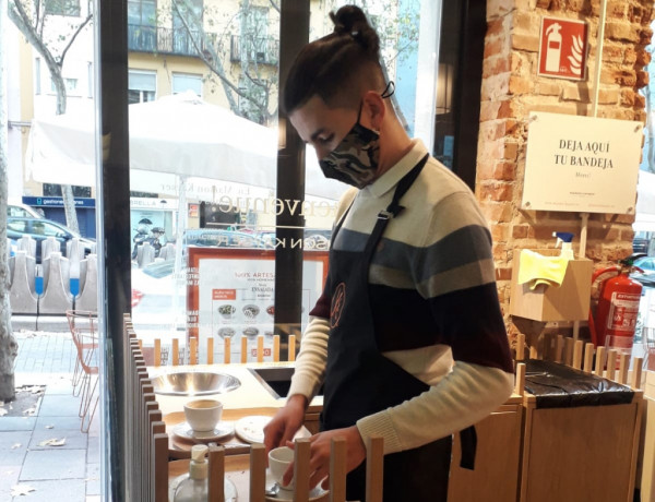 El Programa de Apoyo a la Inserción Sociolaboral (PAIS) de Madrid y Maison Kayser facilitan la formación en el sector hostelero de 11 jóvenes