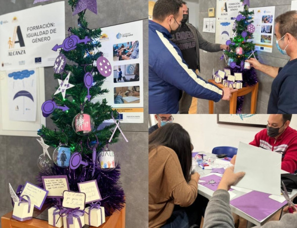 El Programa de Empleabilidad ‘Alcanza’ elabora su propio árbol de Navidad revindicando la lucha por la igualdad de género