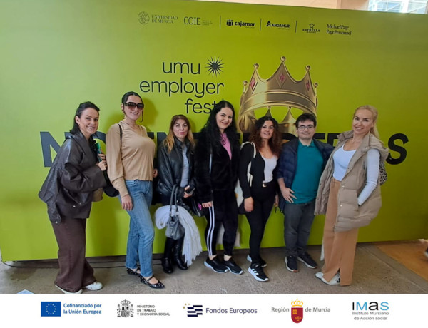 Personas usuarias y profesionales del Proyecto Impulso asisten al Foro de Empleo UMU Employer Fest