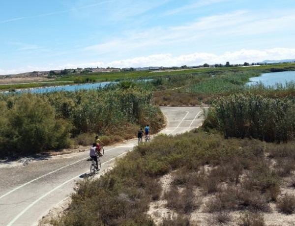 Ruta en bicicleta por las Lagunas de Campotéjar. 'Arrui'. Fundación Diagrama.
