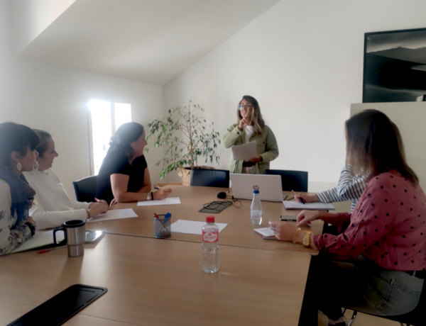 Profesionales de la Red de Violencia de Género de Cantabria asisten a un seminario sobre terapia de intervención en trauma