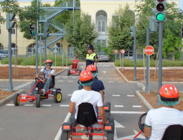 La Policía Local y la Asociación de Daño Cerebral Sobrevenido de Castellón participan en el Programa de Seguridad Vial del Centro Pi Gros