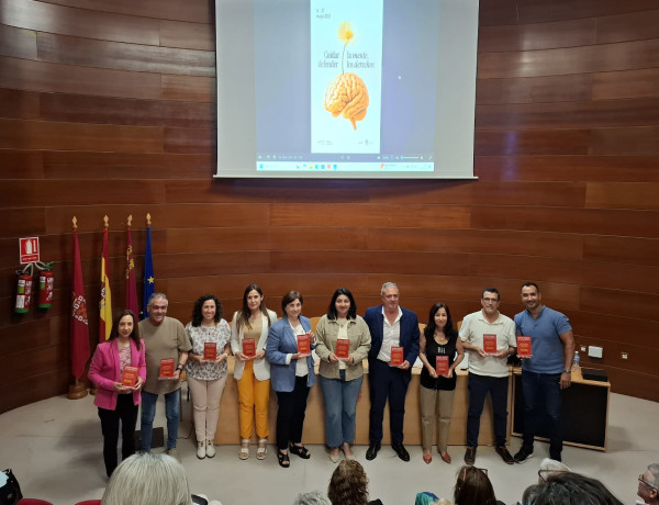 Representantes de las entidades presentes en la mesa redonda
