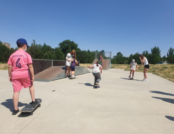 El skate protagoniza el nuevo taller del Programa de Intervención para Hijos e Hijas de Mujeres Víctimas de Violencia de Género de Salamanca