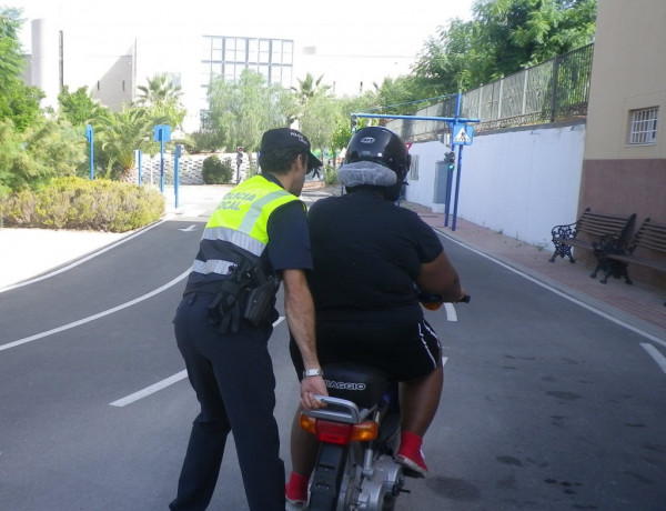 Los menores atendidos en el hogar de convivencia ‘Los Pinos’ de Molina de Segura (Murcia) realizan un taller sobre educación vial 