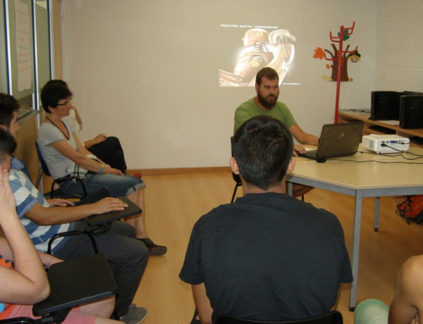 Los menores del Programa de Medio Abierto de Castellón participan en un taller de seguridad vial para prevenir conductas de riesgo