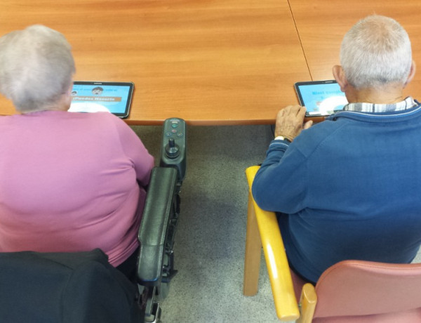 Taller de estimulación cognitiva con tablets. Residencia 'Nuevo Azahar' de Archena (Murcia). Fundación Diagrama.