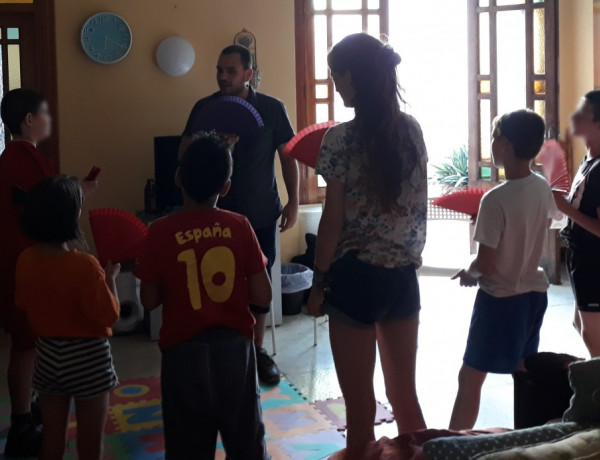 Los jóvenes atendidos en el centro de acogida de Massamagrell realizan una serie de talleres sobre emociones, arte y deporte. Fundación Diagrama. Comunidad Valenciana 2018. 