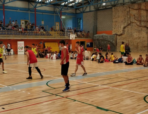 Los jóvenes atendidos en las unidades residenciales ‘El Acebo’ y ‘El Tejo’ participan en el torneo de baloncesto ‘Ciudad de Torrelavega’. Fundación Diagrama. Cantabria 2018. 